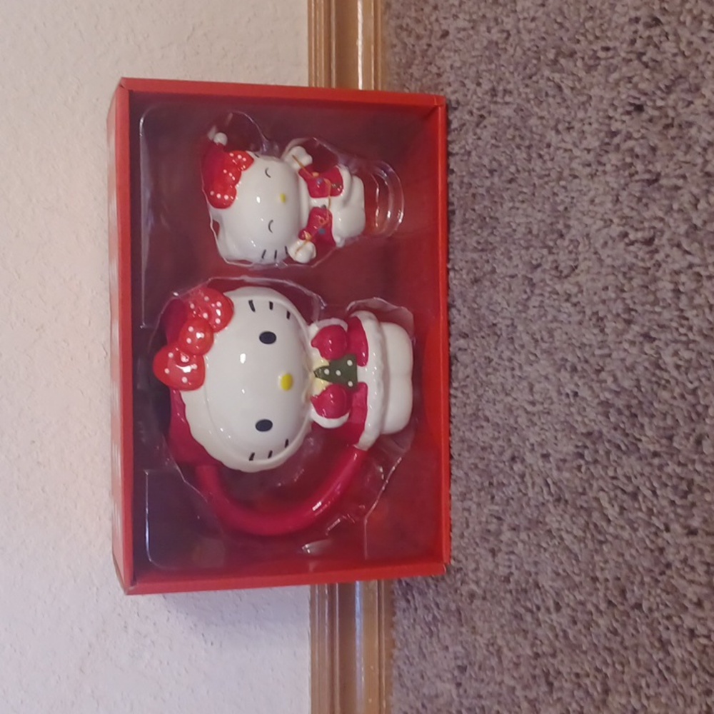 Sanrio hello kitty mug + figure set